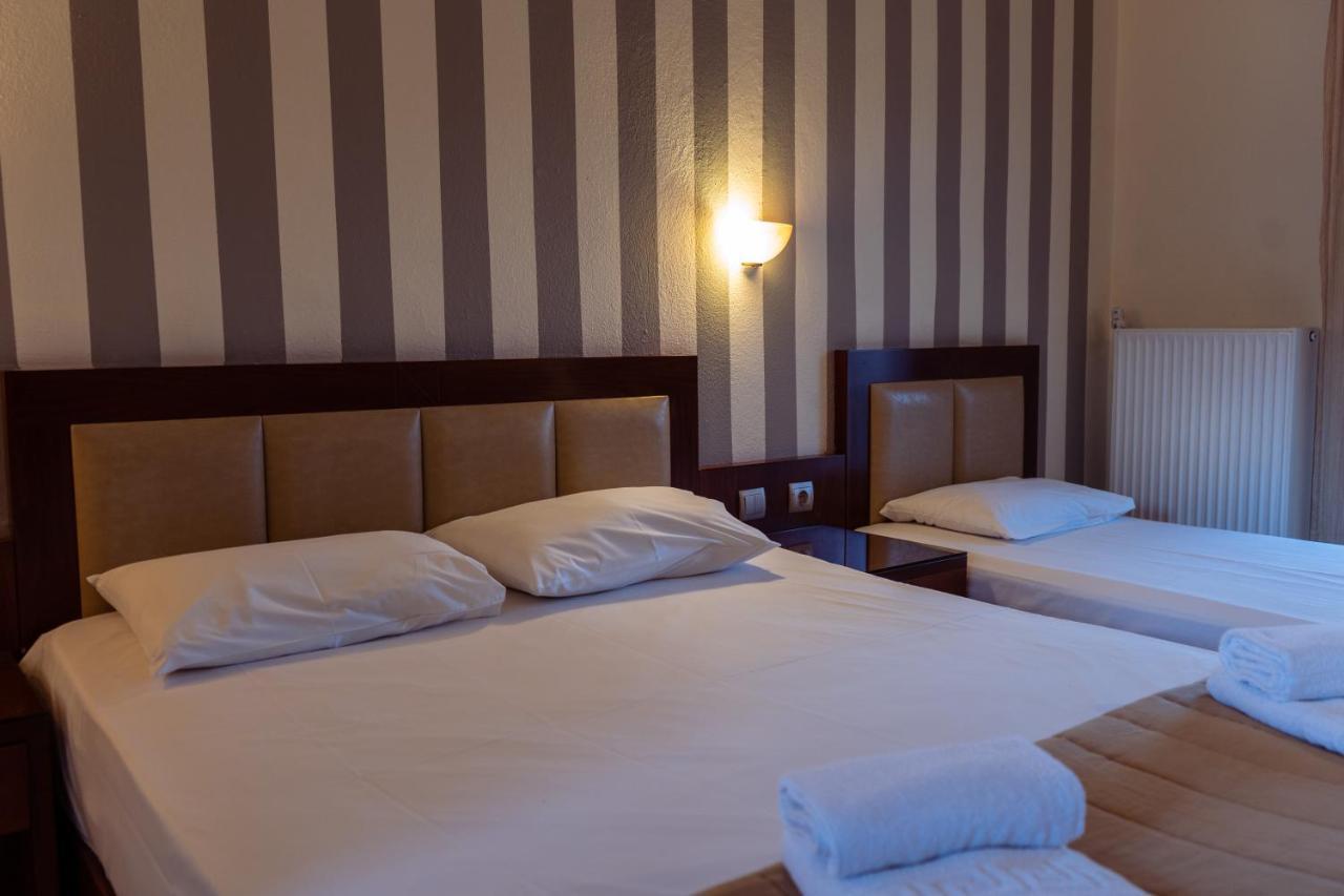 Hotel Zeus アフィトス エクステリア 写真