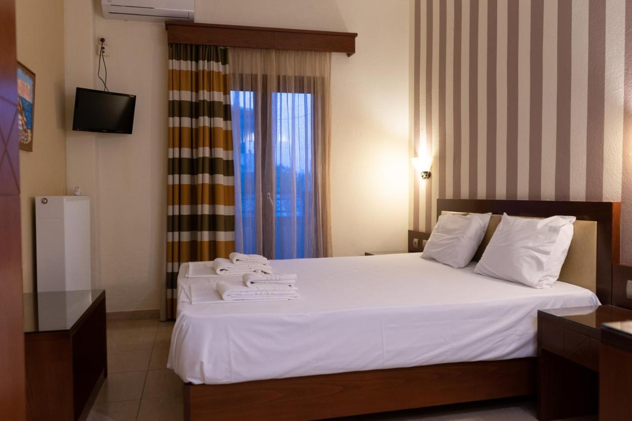 Hotel Zeus アフィトス エクステリア 写真