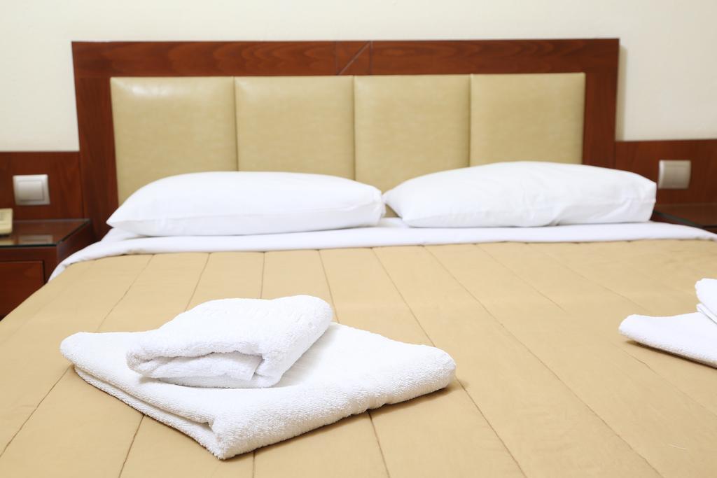 Hotel Zeus アフィトス エクステリア 写真
