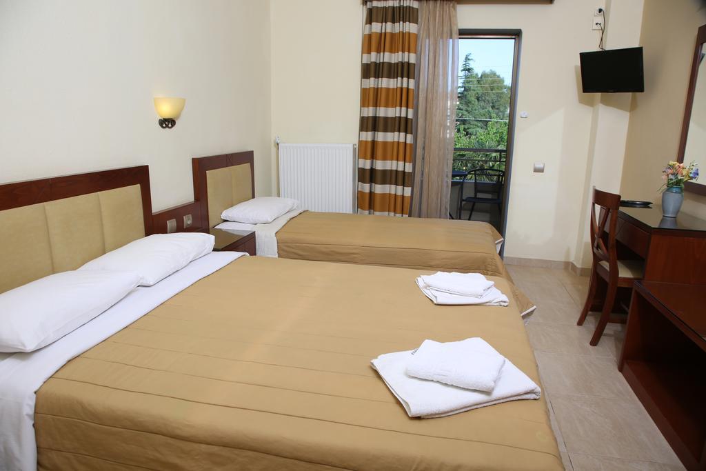 Hotel Zeus アフィトス エクステリア 写真
