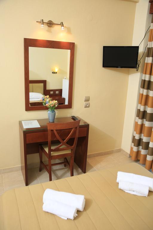 Hotel Zeus アフィトス エクステリア 写真